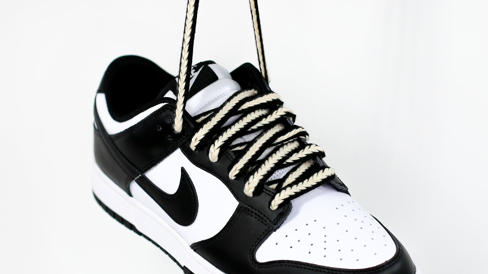 interwoven shoe laces on dunks
