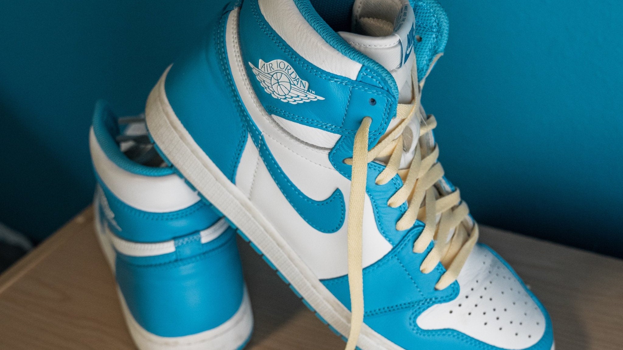 Here's why you should be putting cream/sail shoe laces on all your retro Jordan's and Dunks. - Shoe Lace Supply