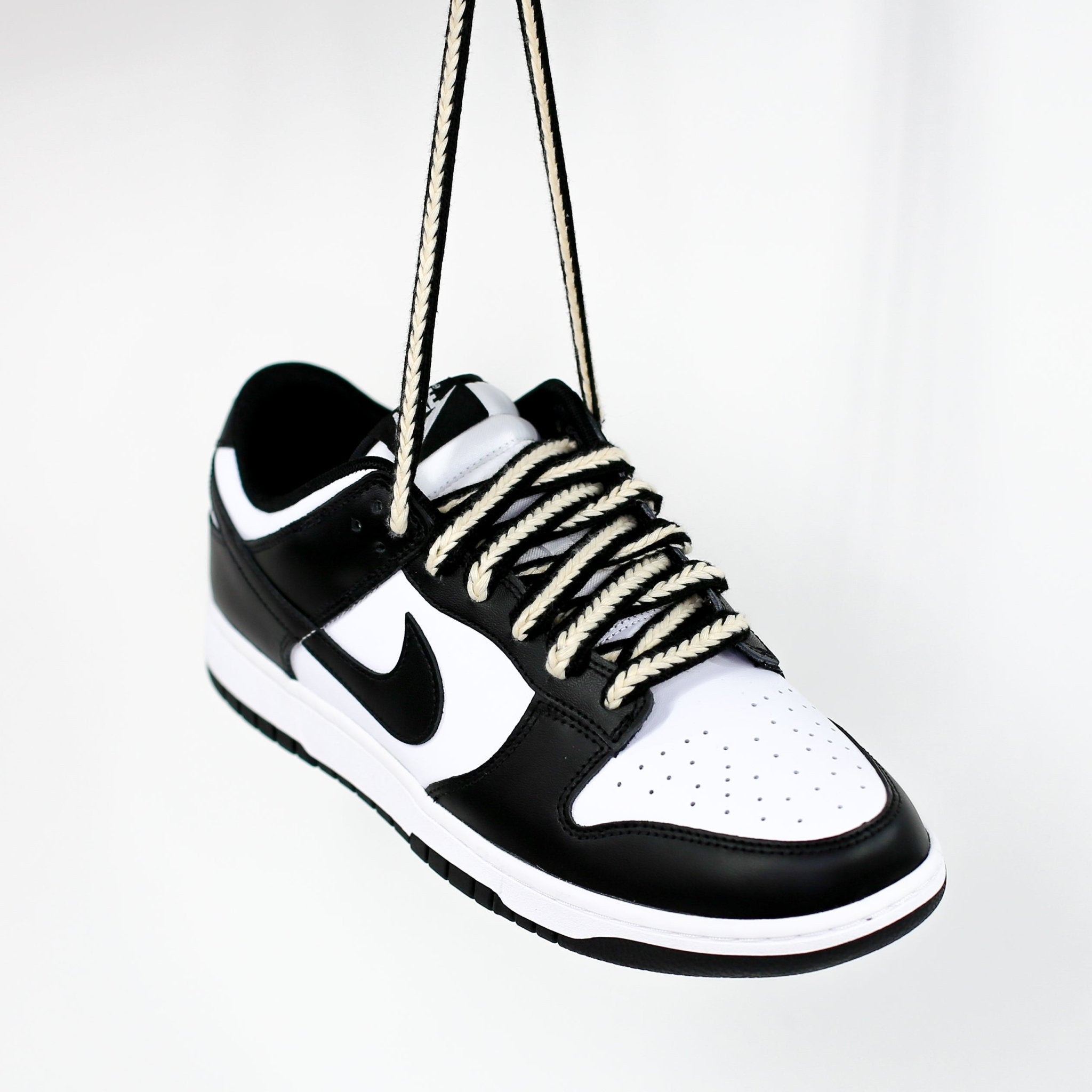 interwoven shoe laces on dunks