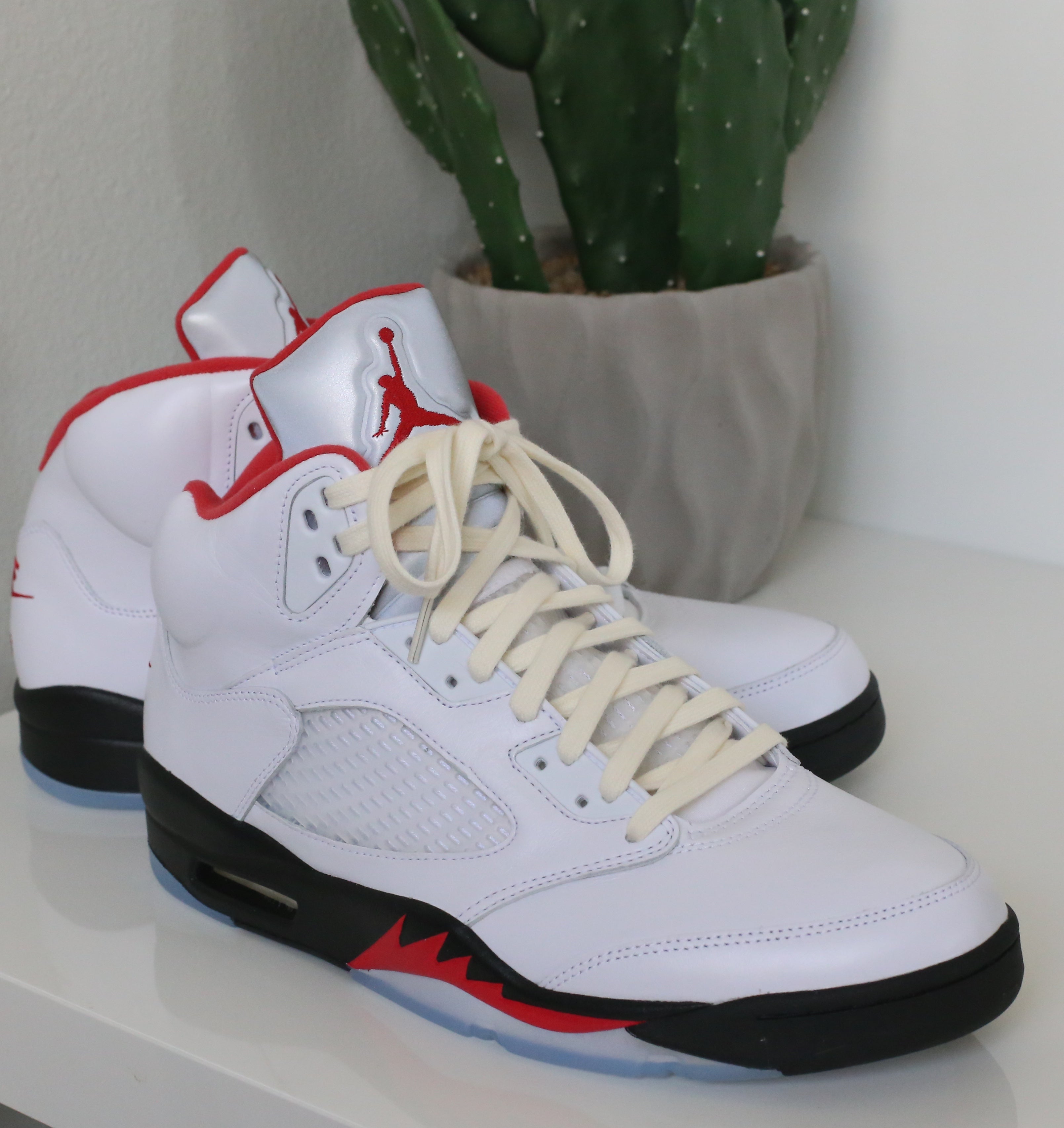 Jordan 5 no laces deals